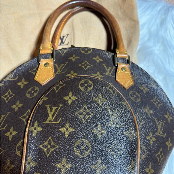 Louis Vuitton Ellipse Bag - Picture 3 of 11